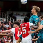 Pertahanan Arsenal gagal menghentikan Dean Huijsen cetak gol sundulan