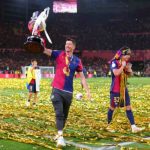 Robert Lewandowski usai membawa Barcelona memenangkan gelar di Copa del Rey