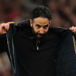 Ruben Amorim melepas jaket usai kemenangan Manchester United atas Bilbao