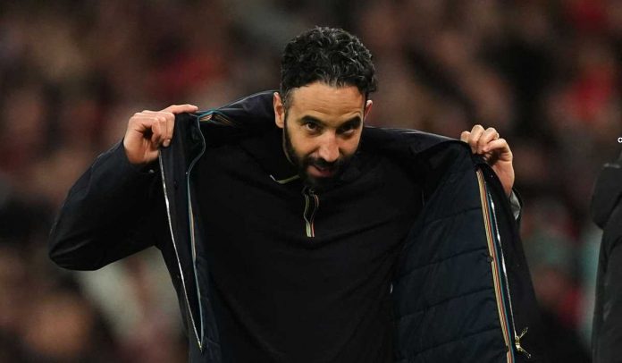 Ruben Amorim melepas jaket usai kemenangan Manchester United atas Bilbao