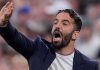 Ruben Amorim memberi instruksi di laga Tottenham vs Manchester United