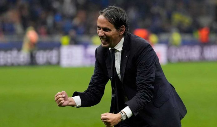 Simone Inzaghi merayakan kemenangan dramatis Inter atas Barcelona