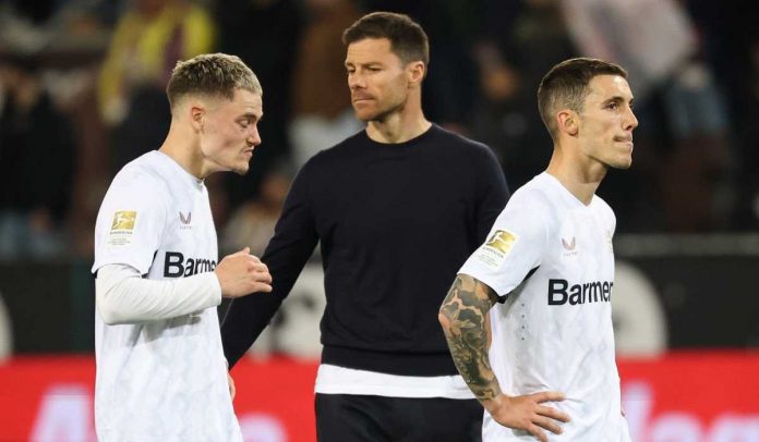 Xabi Alonso bersama Florian Wirtz dan Alex Grimaldo