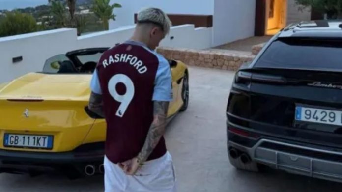 Alejandro Garnacho saat mengenakan jersey Aston Villa