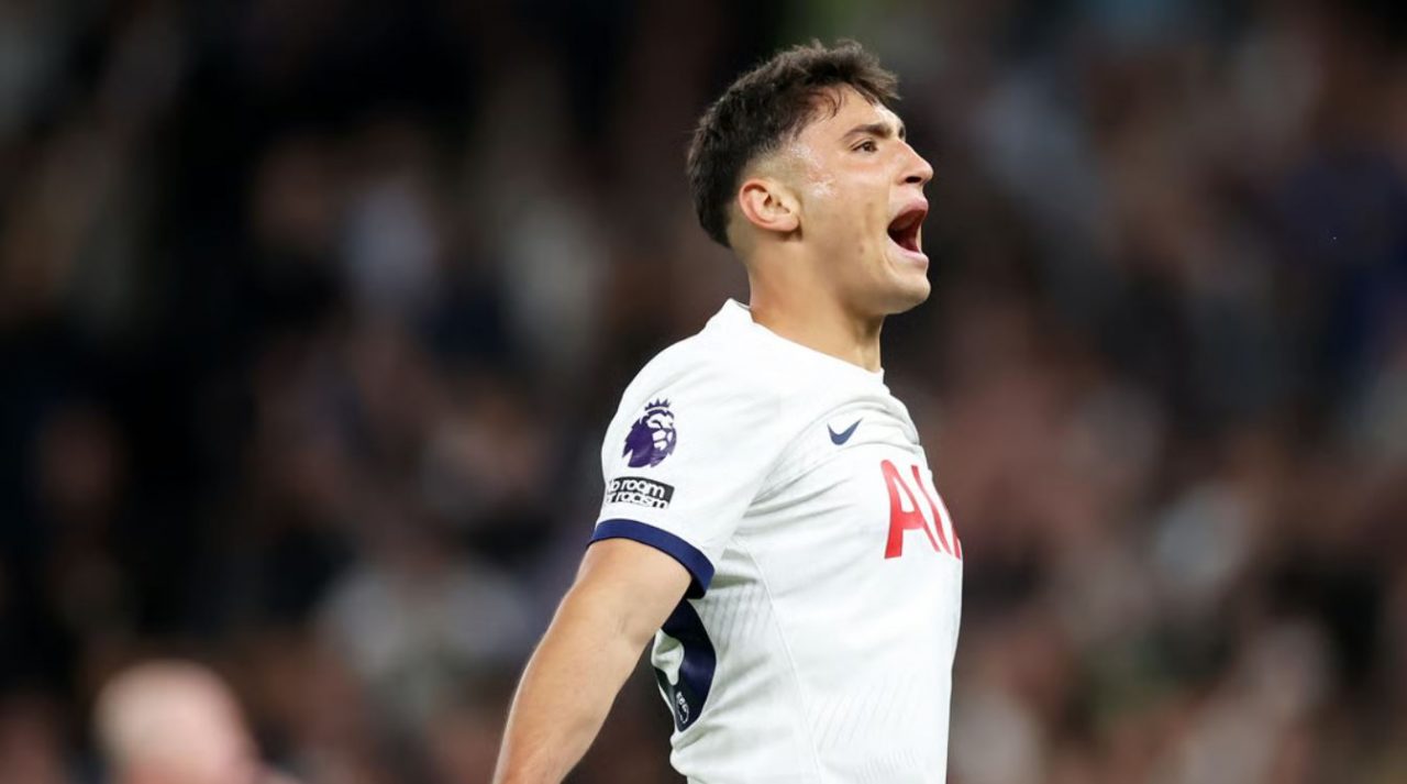 Alejo Veliz pemain Tottenham Hotspur