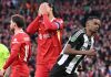 Alexander Isak merayakan golnya ke gawang Liverpool