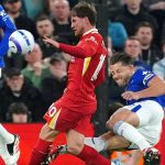 Alexis Mac Allister mendapat tekel keras dari James Tarkowski