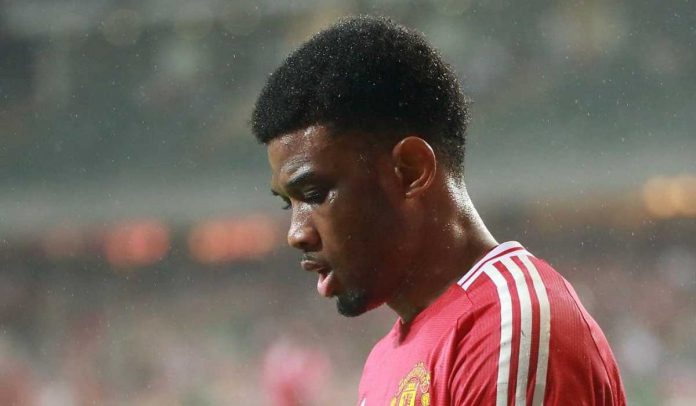 Amad Diallo tertunduk di laga Manchester United vs Hongkong