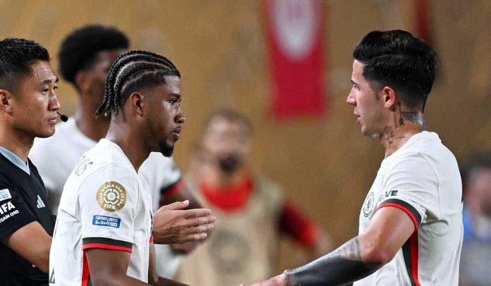 Andrey Santos masuk ke lapangan menggantikan Enzo Fernandez