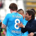 Antonio Conte memberi instruksi kepada Scott McTominay