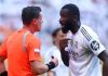 Antonio Rudiger berbicara dengan wasit di Piala Dunia Antar Klub FIFA