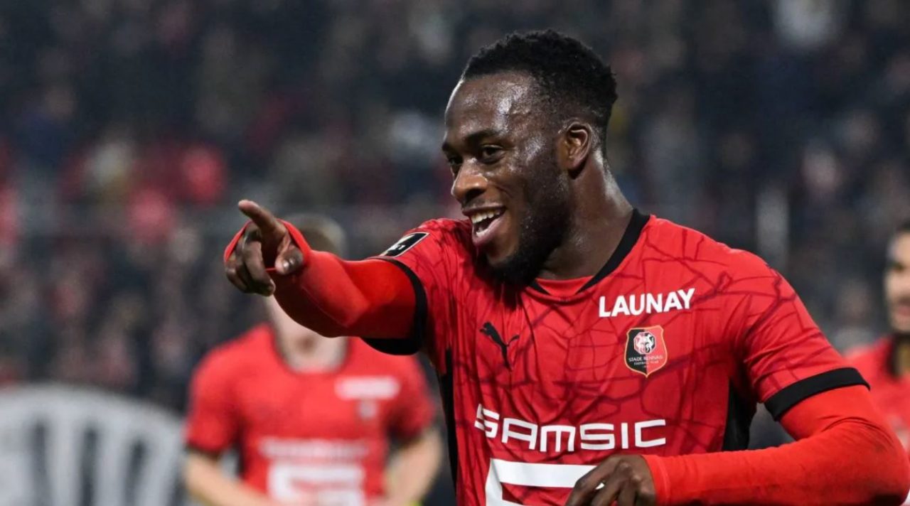 Arnaud Kalimuendo pemain Rennes