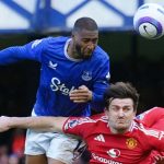 Beto memenangi duel udara melawan Harry Maguire dan Leny Yoro