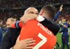 Cristiano Ronaldo memeluk Roberto Martinez usai Portugal juara Nations League