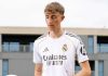 Dean Huijsen saat diperkenalkan sebagai pemain baru Real Madrid