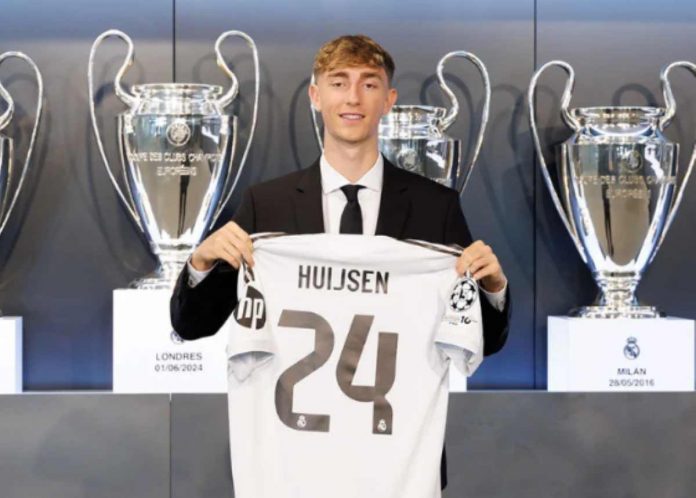 Dean Huijsen saat diresmikan jadi pemain Real Madrid