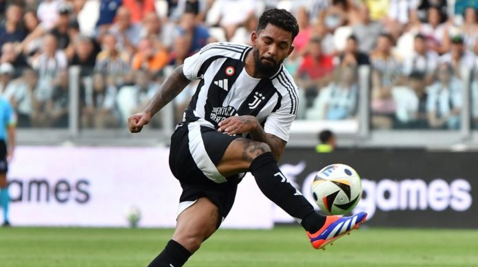Douglas Luiz pemain Juventus