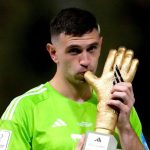 Emiliano Martinez pemain Aston Villa