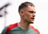 Florian Wirtz mengenakan jersey latihan Liverpool