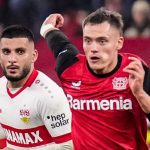 Florian Wirtz menggiring bola di laga Bayer Leverkusen vs VfB Stuttgart