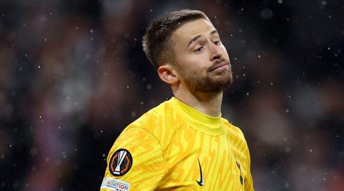 Guglielmo Vicario kiper Tottenham Hotspur