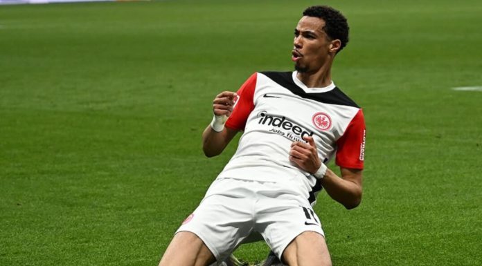Hugo Ekitike pemain Eintracht Frankfurt