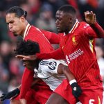 Ibrahima Konate menghentikan laju serangan Endrick