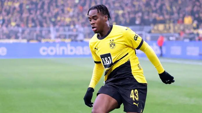 Jamie Gittens pemain Borussia Dortmund