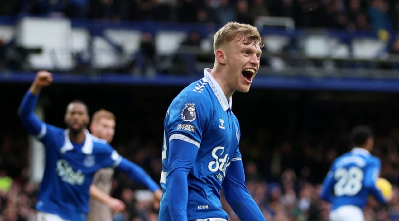 Jarrad Branthwaite pemain Everton