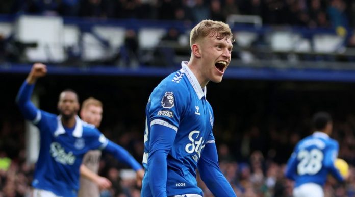 Jarrad Branthwaite pemain Everton