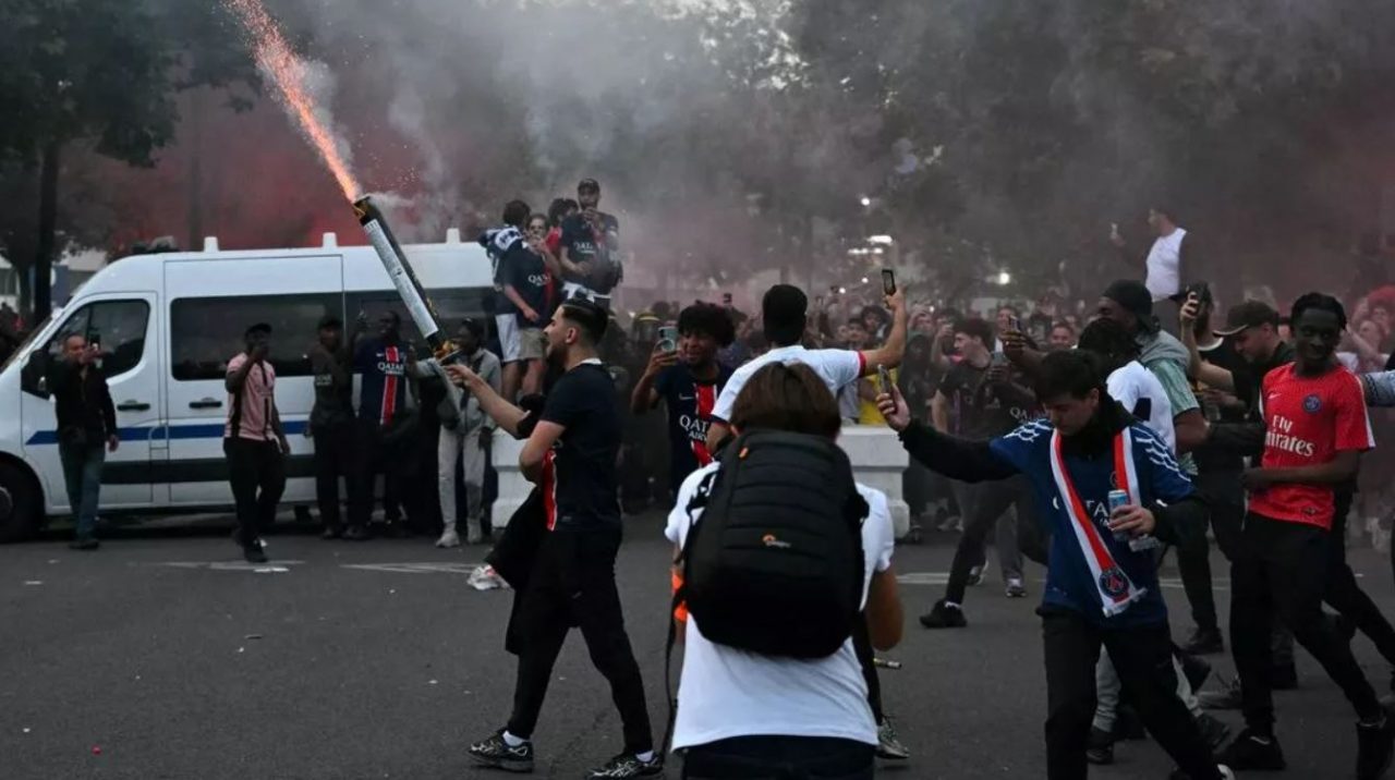 Kerusuhan di kota Paris uai PSG juara Liga Champions