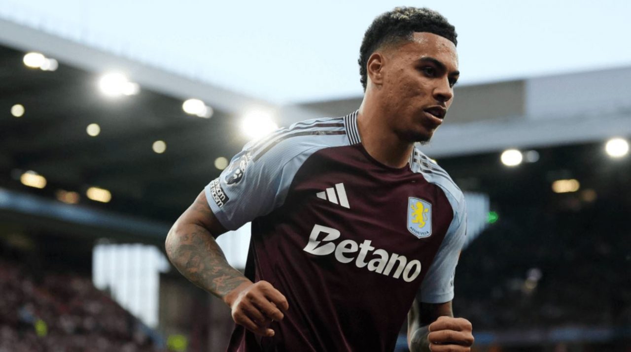 Morgan Rogers gelandang Aston Villa