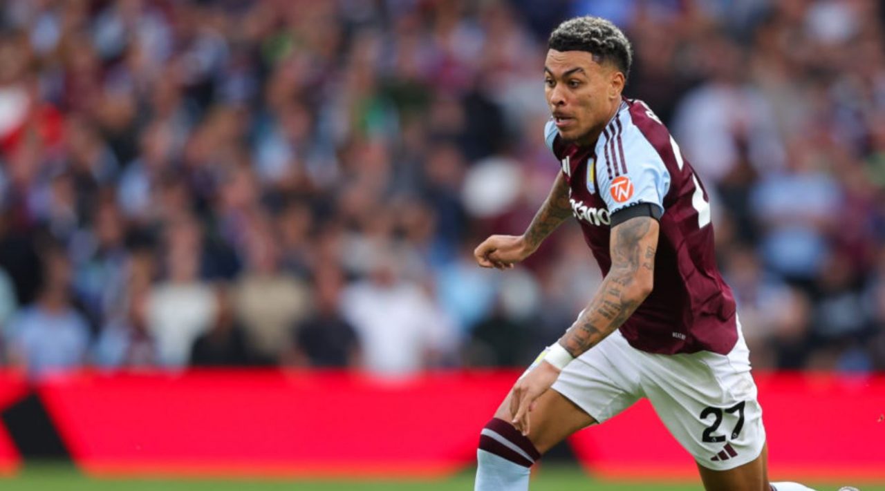 Morgan Rogers gelandang serang Aston Villa