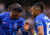 Noni Madueke berbicara dengan Christopher Nkunku di laga Chelsea FC v Nottingham Forest