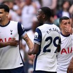 Para pemain Tottenham merayakan gol ke gawang Brighton