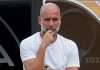 Pep Guardiola mengawasi pertandingan Manchester City vs Juventus
