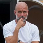 Pep Guardiola mengawasi pertandingan Manchester City vs Juventus