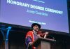 Pep Guardiola meraih gelar sarjana penghargaan