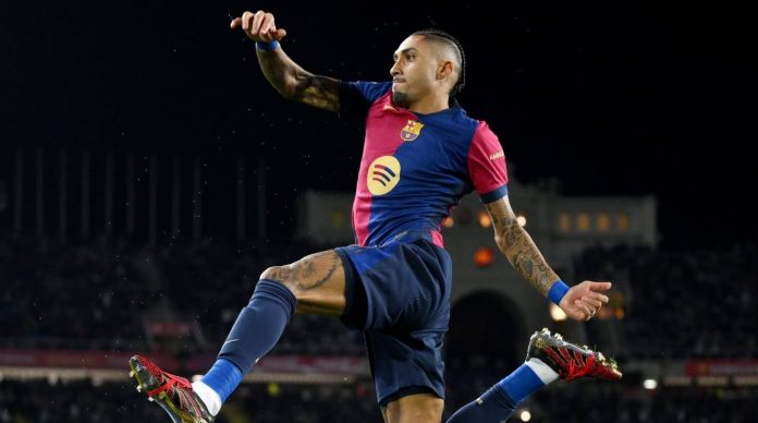 Raphinha pemain Barcelona