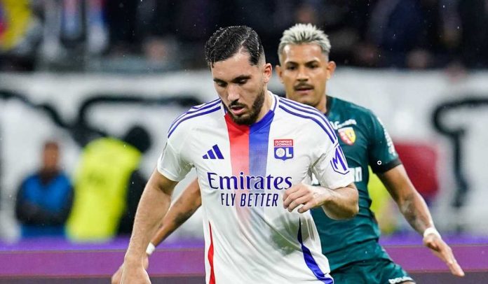 Rayan Cherki di laga Lyon vs RC Lens