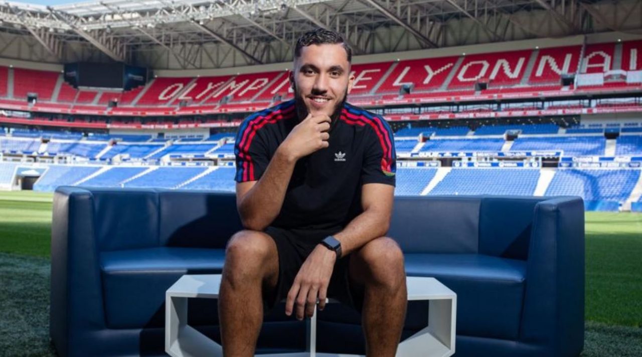 Rayan Cherki pemain Manchester City