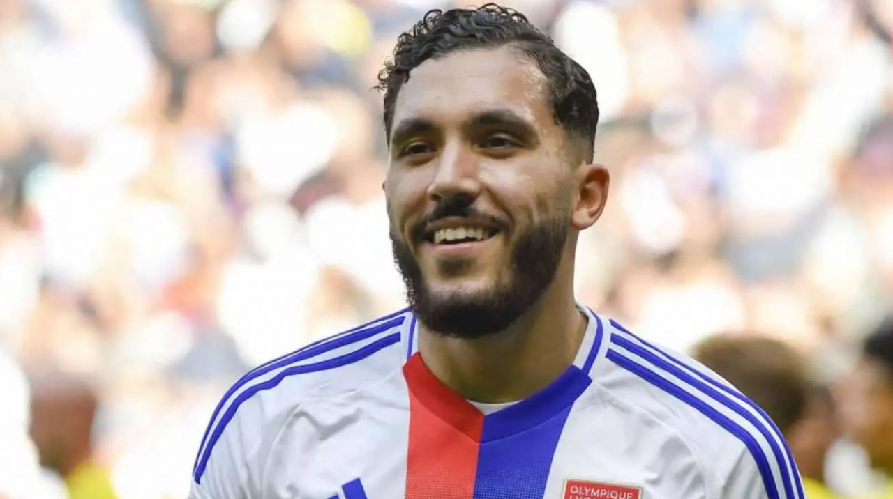 Rayan Cherki resmi gabung Manchester City