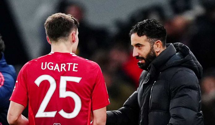 Ruben Amorim berbicara dengan Manuel Ugarte