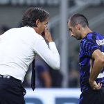 Simone Inzaghi berbicara dengan Henrikh Mkhitaryan