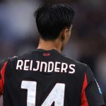 Tijjani Reijnders tampak dari belakang di laga AC Milan vs Monza