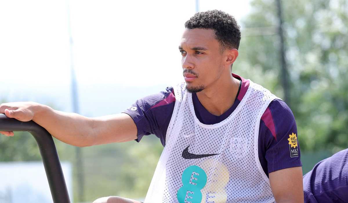 Trent Alexander-Arnold di sesi latihan Inggris