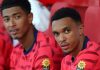 Trent Alexander Arnold duduk di bench bersama Jude Bellingham