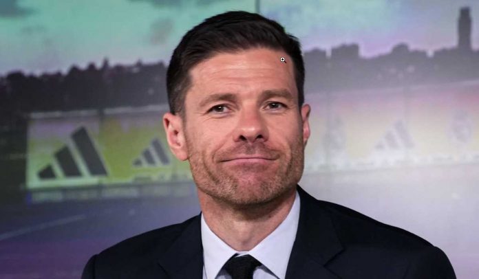Xabi Alonso saat diperkenalkan sebagai pelatih baru Real Madrid