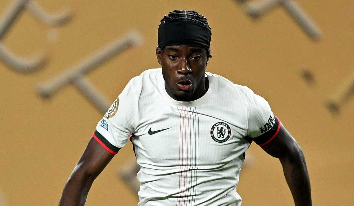 Aksi Noni Madueke di laga Palmeiras vs Chelsea