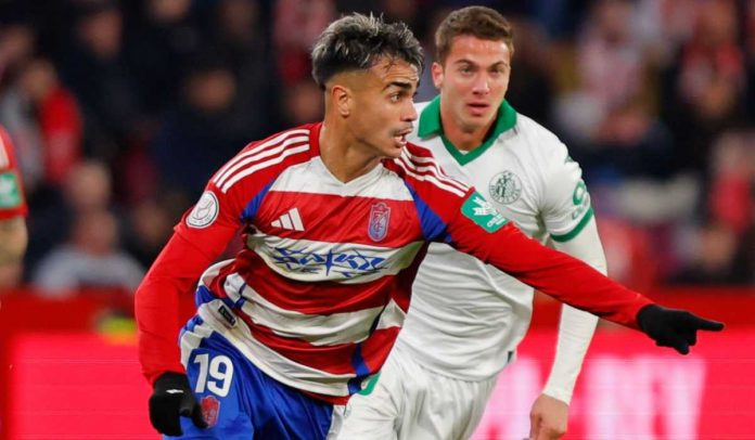 Aksi Reinier Jesus saat memperkuat Granada